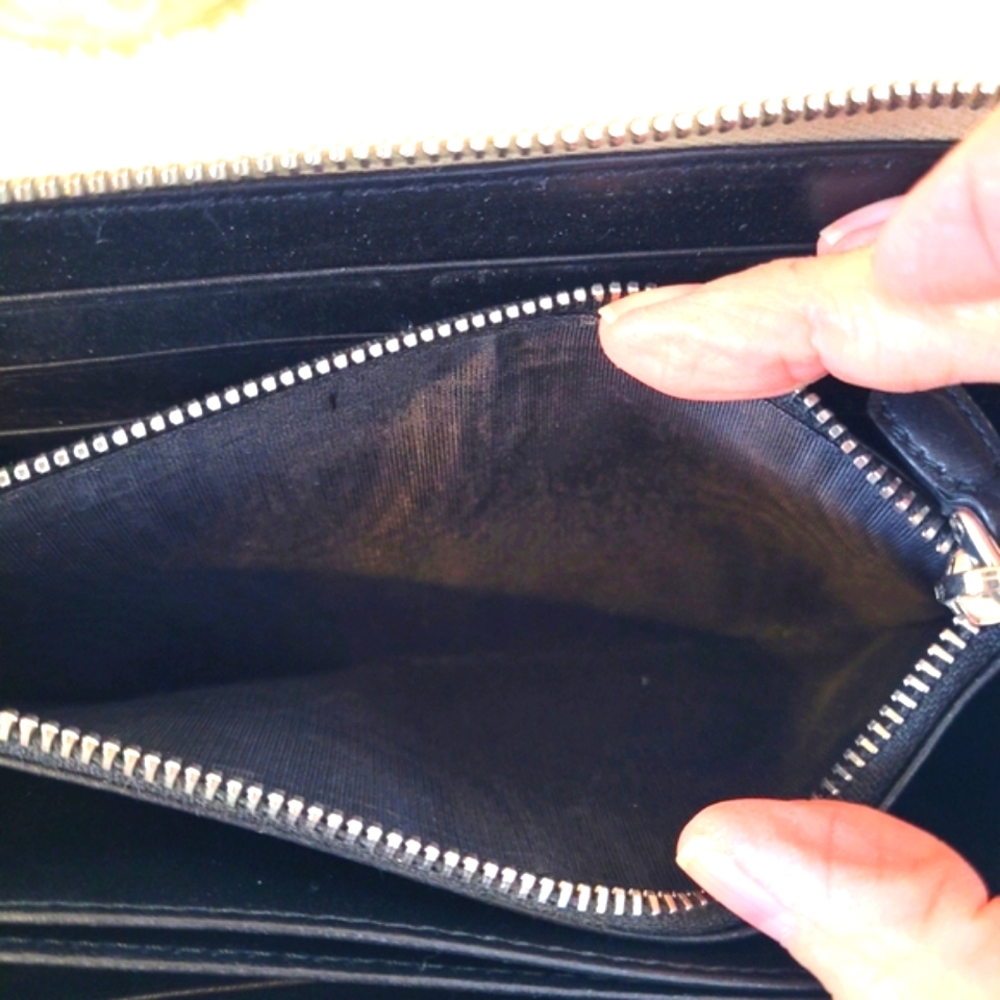 Prada wallet - Picture 3 of 7